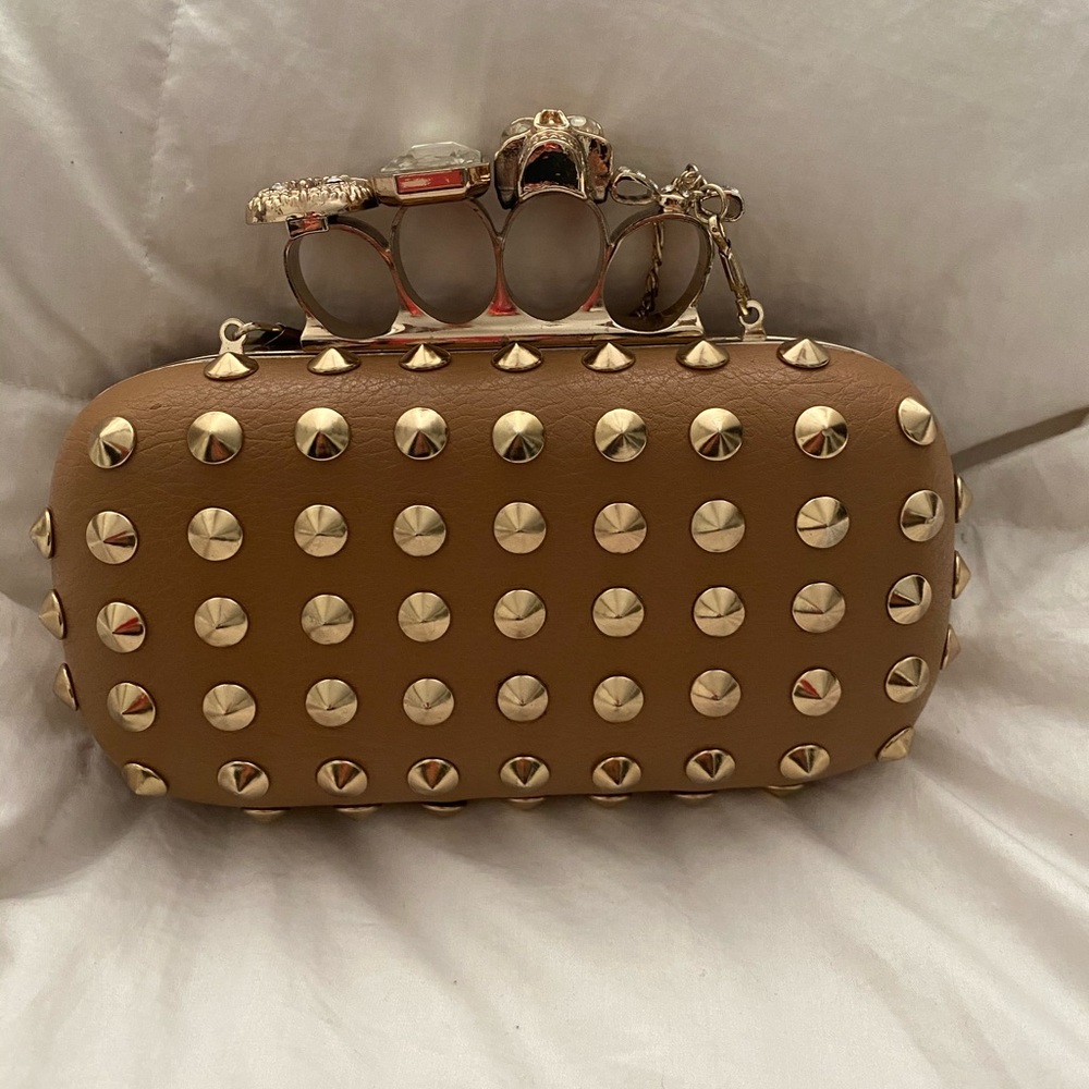 COPY - Studded skull 💀 and diamond 💎 clutch